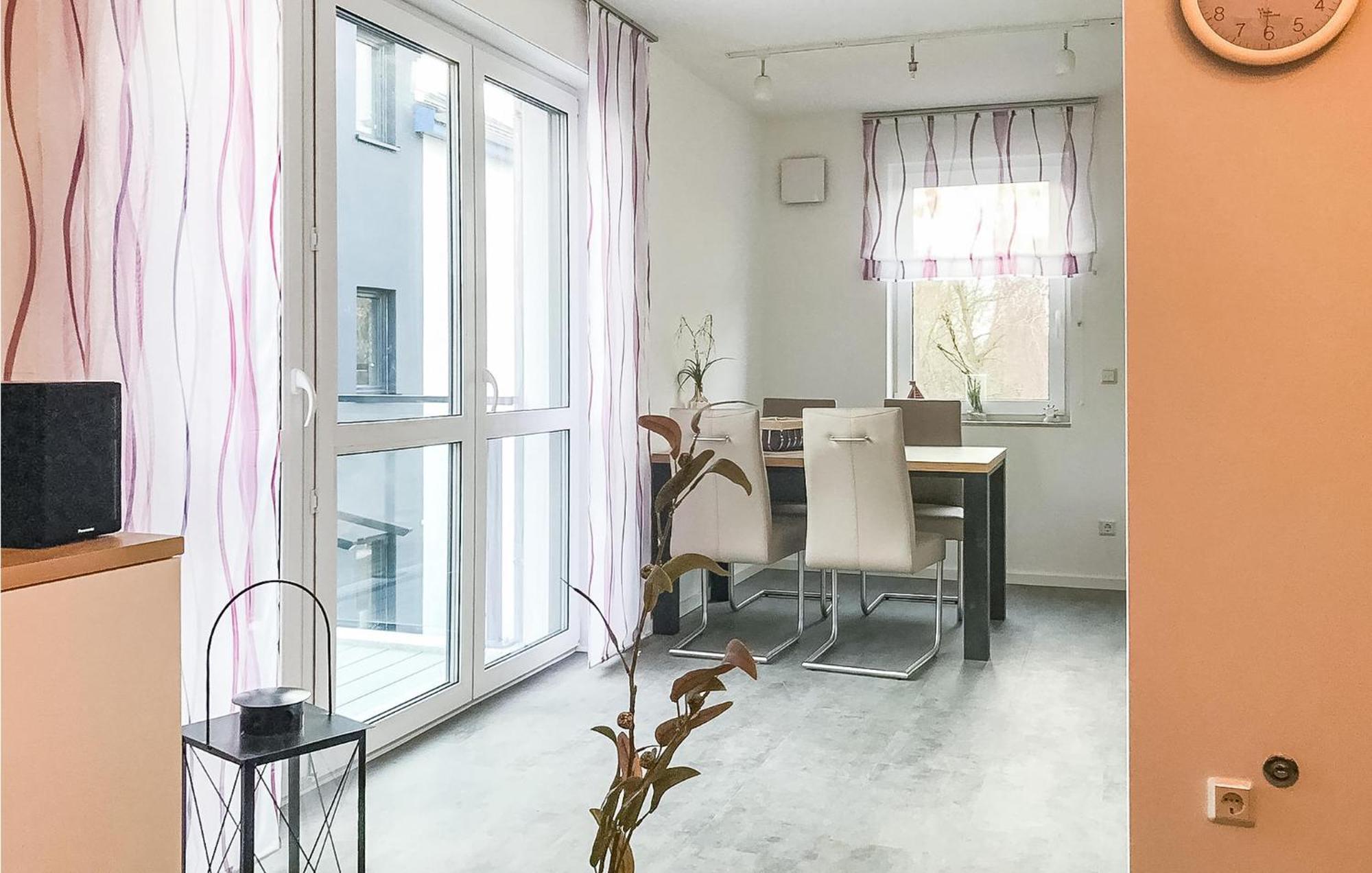 2 Bedroom Cozy Apartment In Rechlin Exterior foto