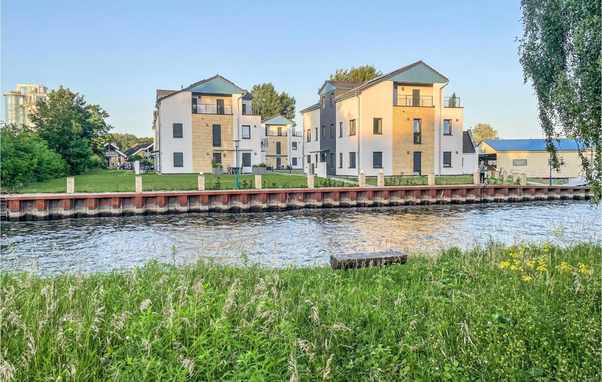 2 Bedroom Cozy Apartment In Rechlin Exterior foto